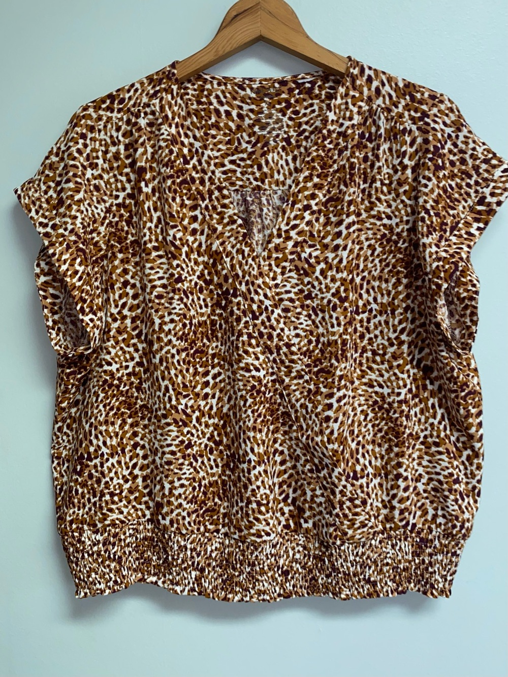 CUTE LEOPARD PRINT NINE WEST TOP - XL